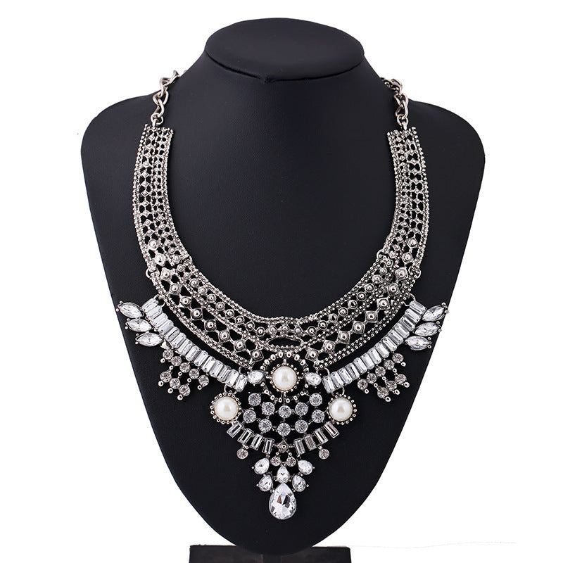 Alloy Diamond Short Necklace